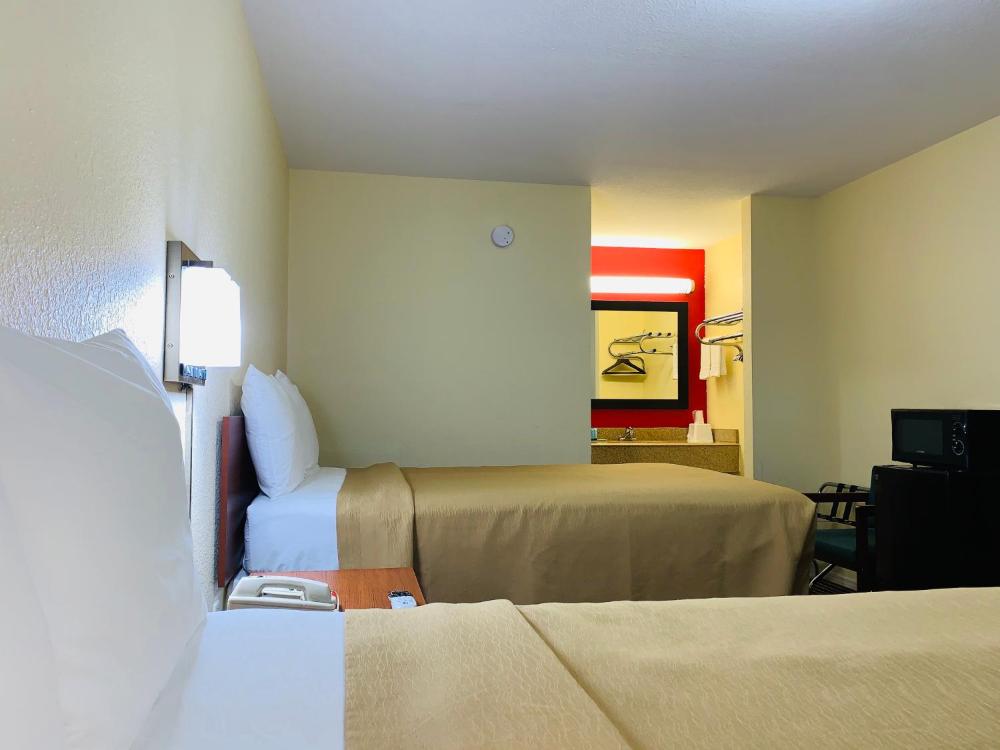 Double Room with Two Double Beds - Non-Smoking interior